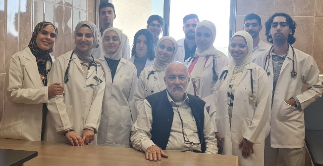 اليوم مع طلبة الطب